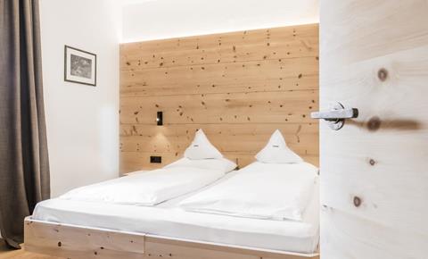 Schlafzimmer mit Doppelbett - Komfort Suite