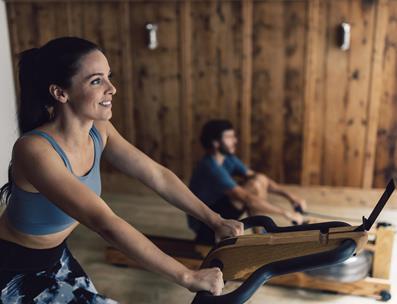 Zwei Gäste trainierten im Fitnessraum