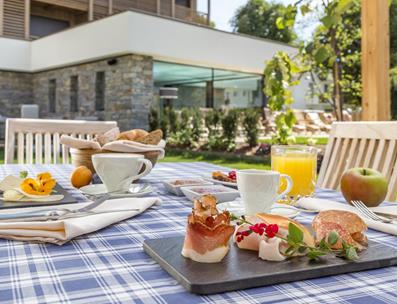 Colazione per due in giardino