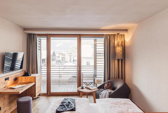 Double Rom Giardino with Living Area, TV and Balcony