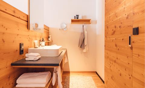 Badezimmer mit Waschbecken - Doppelzimmer Giardino